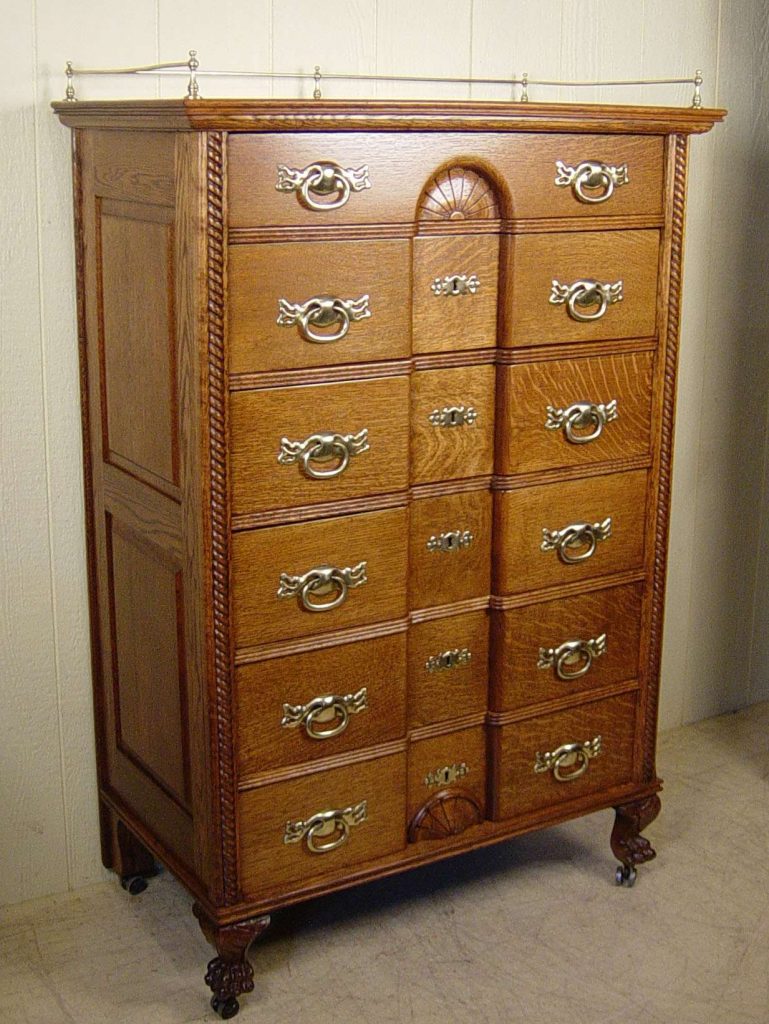 High quality Victorian Oak Chest of Drawers - Doug Schmitt Antiques