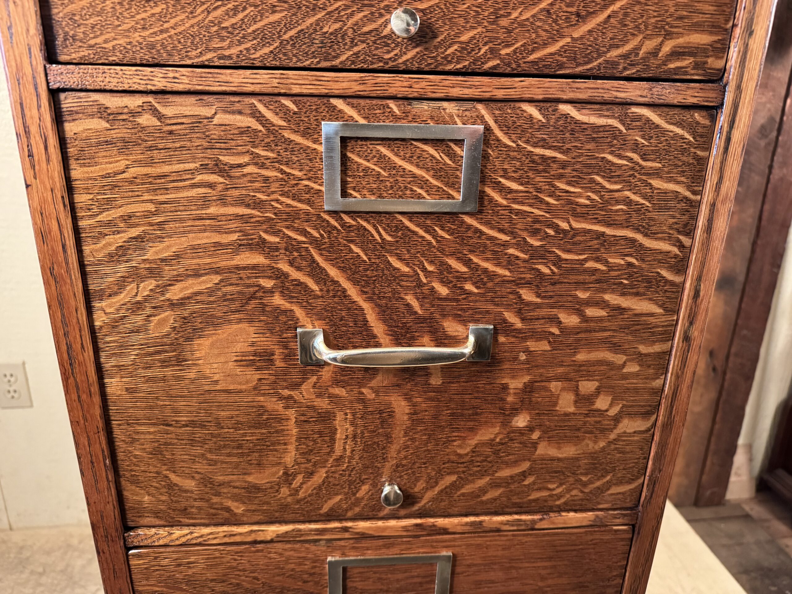 Globe Wernicke Oak 4-Drawer File Cabinet - Image 8