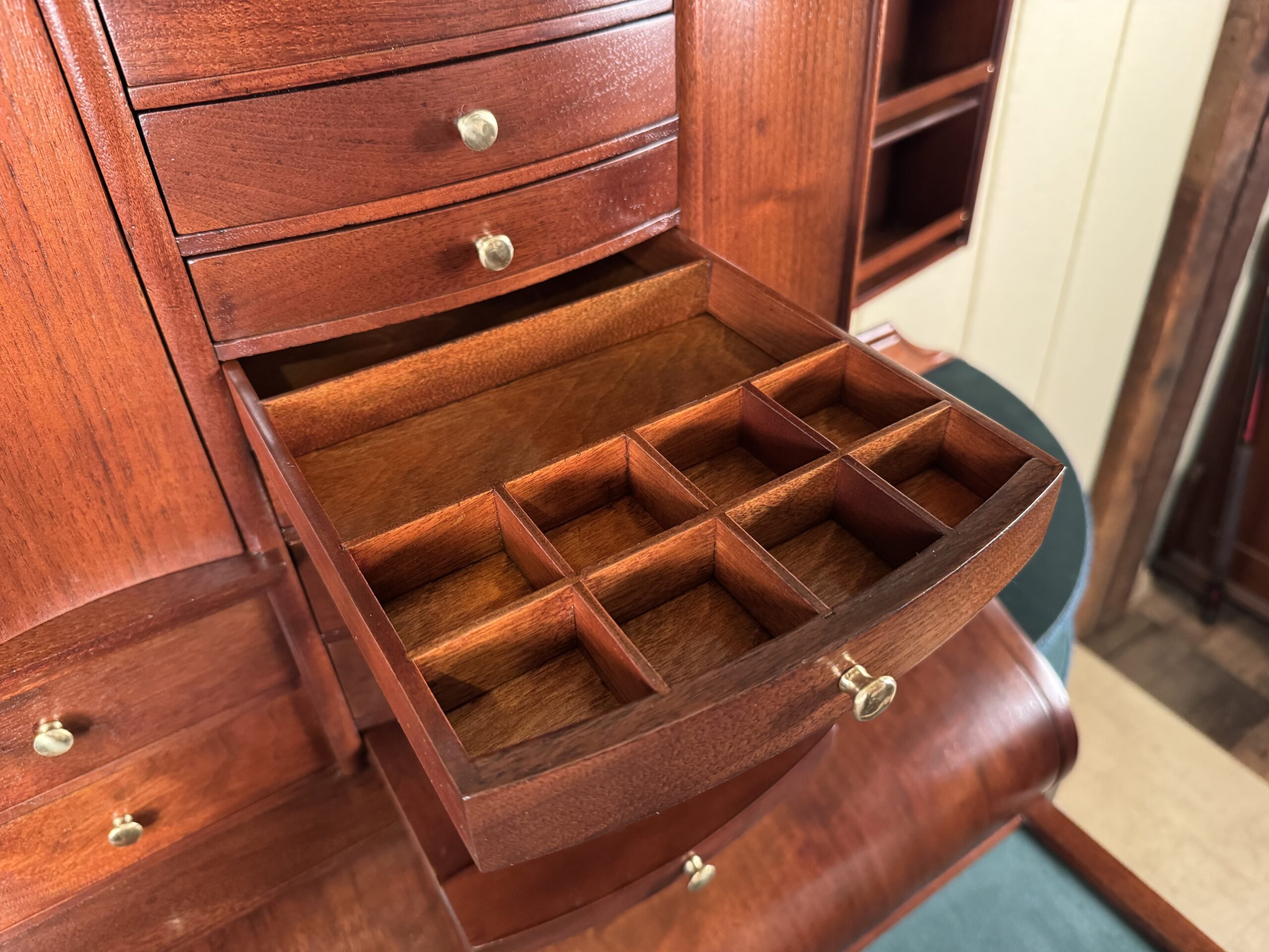 Ransom & Randolph Co. Deluxe Model Mahogany Dental Cabinet #35 - Image 18