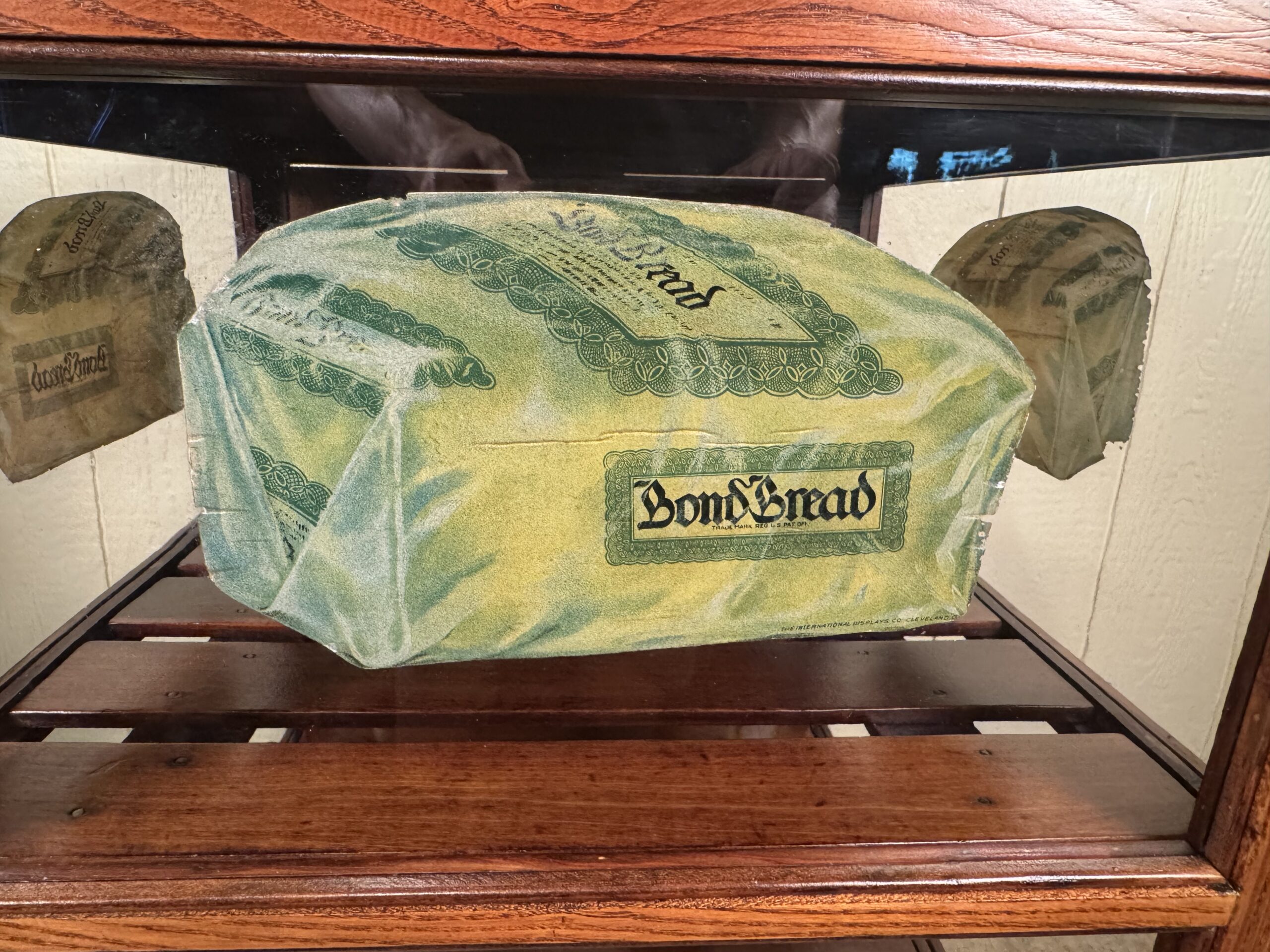 "Bond Bread" Ash Display Cabinet, signed WB & Co. - Image 5